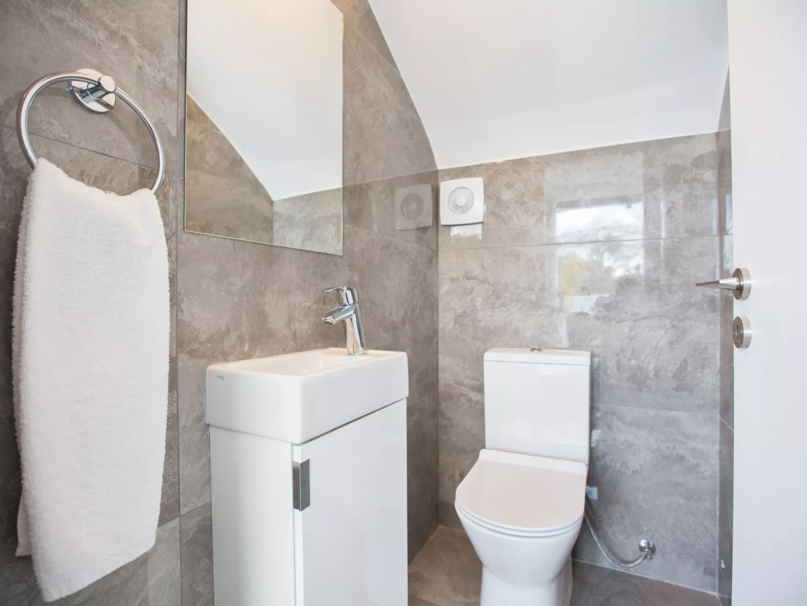 2-Schlafzimmer-Villa mit Pool, Dachgarten, Meerblick - Image-tags.info