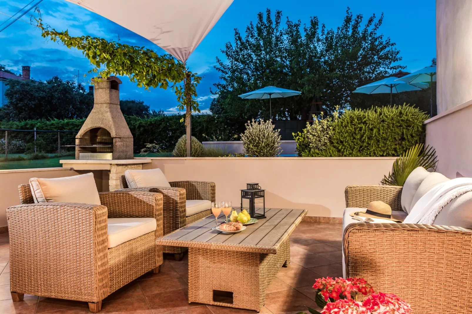 Casa Luigia-Gardens summer