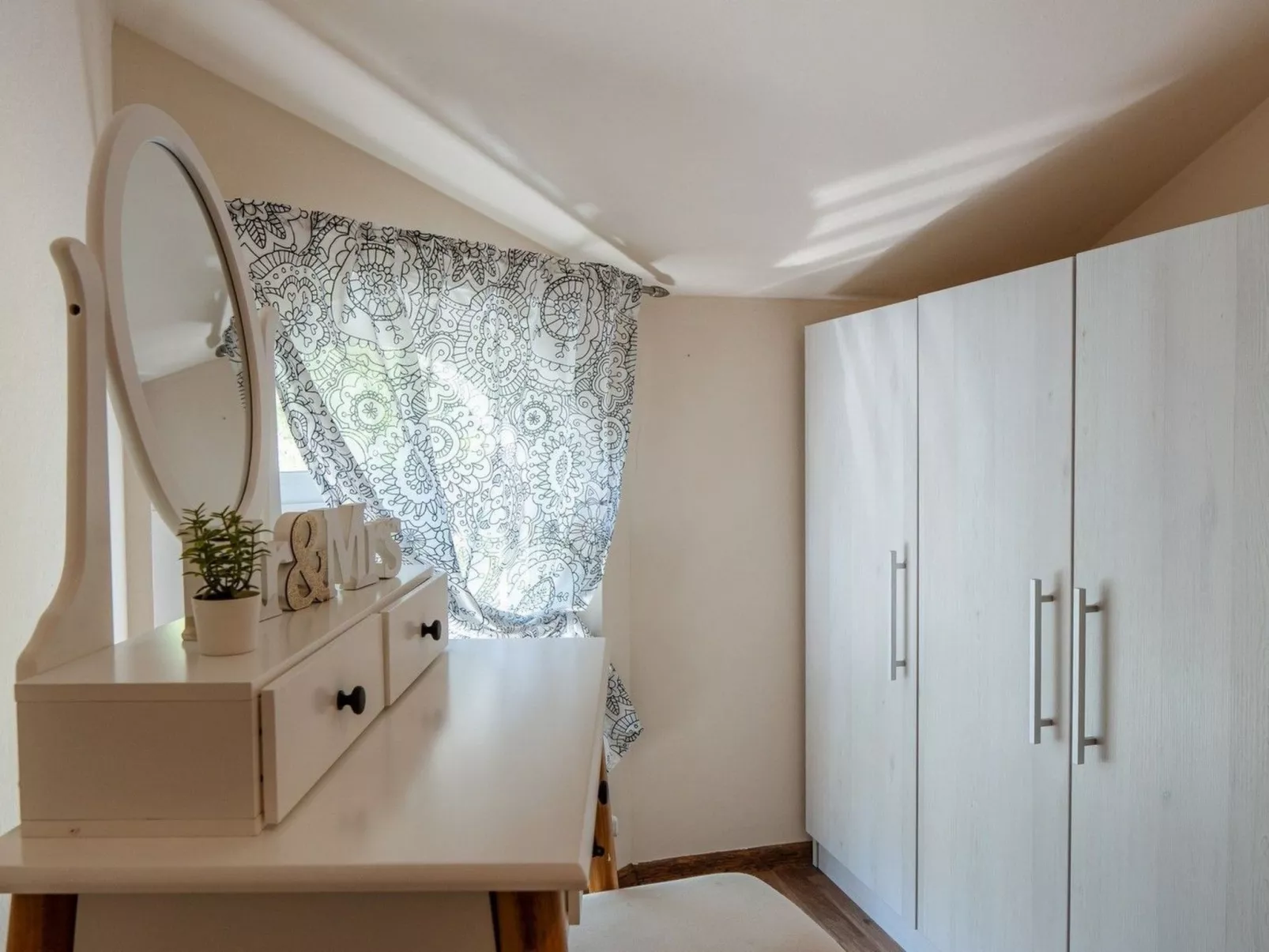 Apartment Sum mora 3 - Image-tags.info