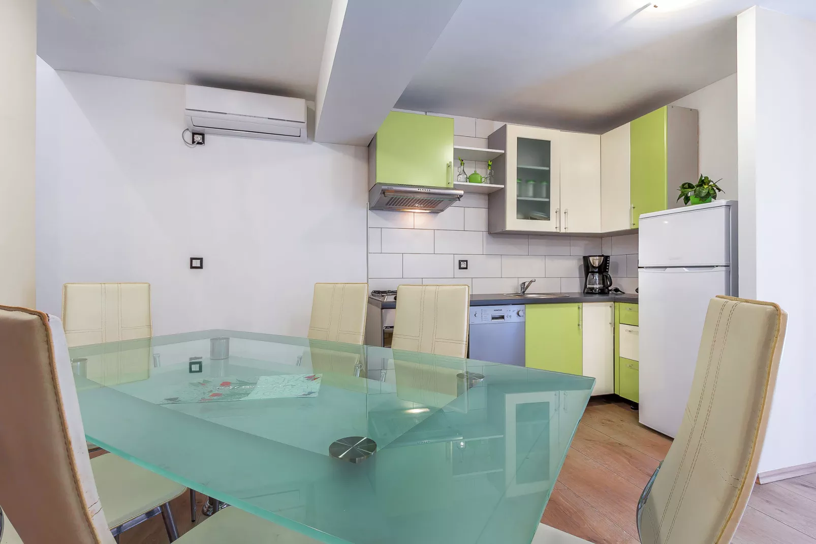 Viletta Valtura-Kitchen