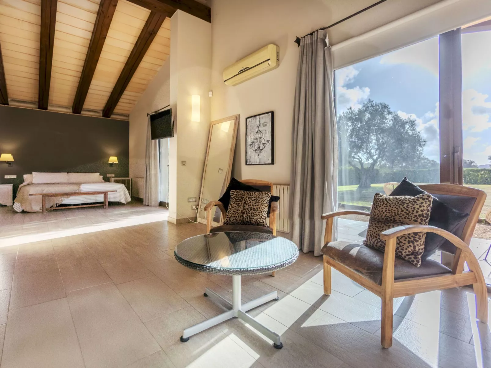 Mas Oliveres - Inside