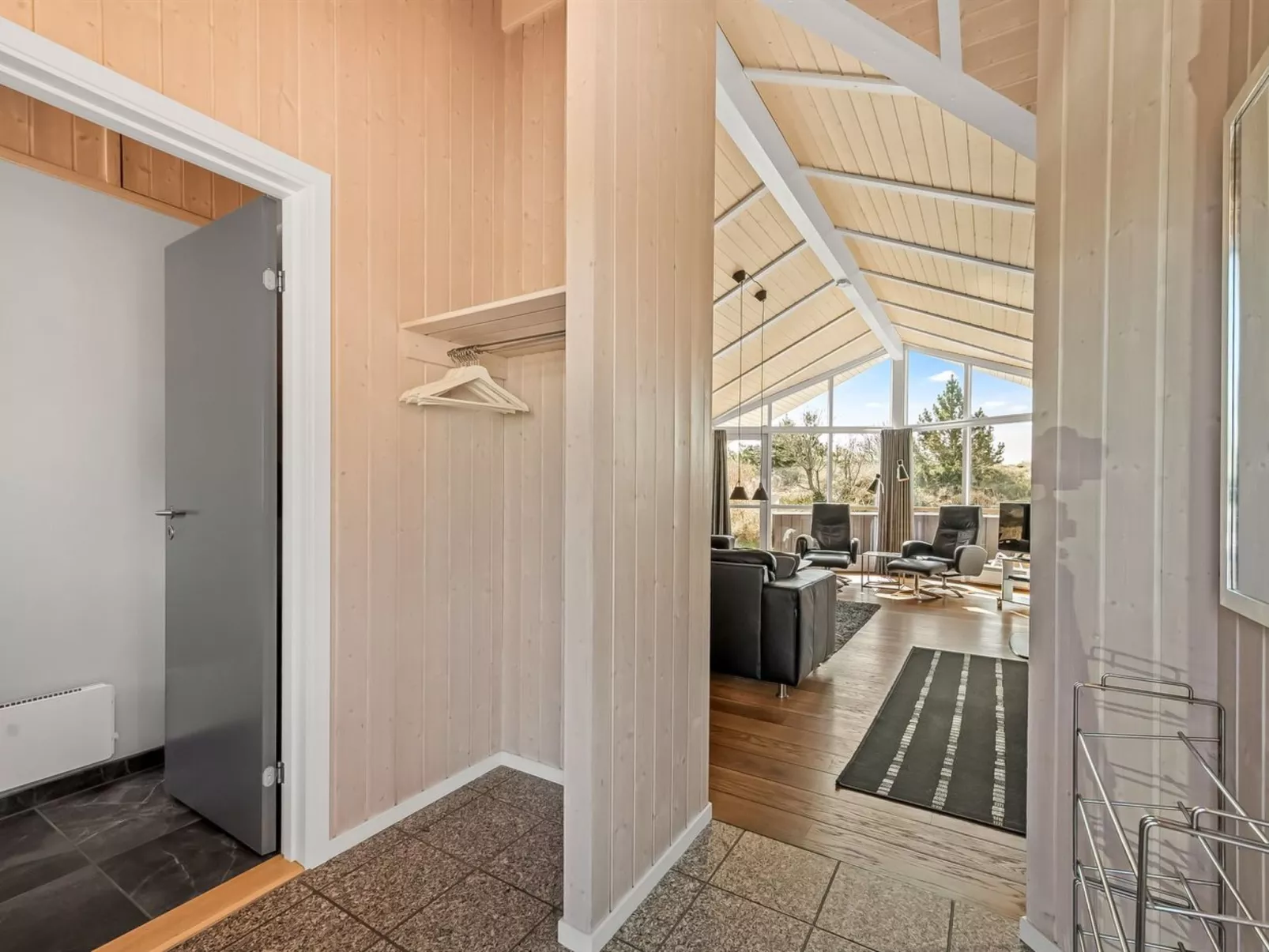 "Arine" - 700m to the fjord - Inside