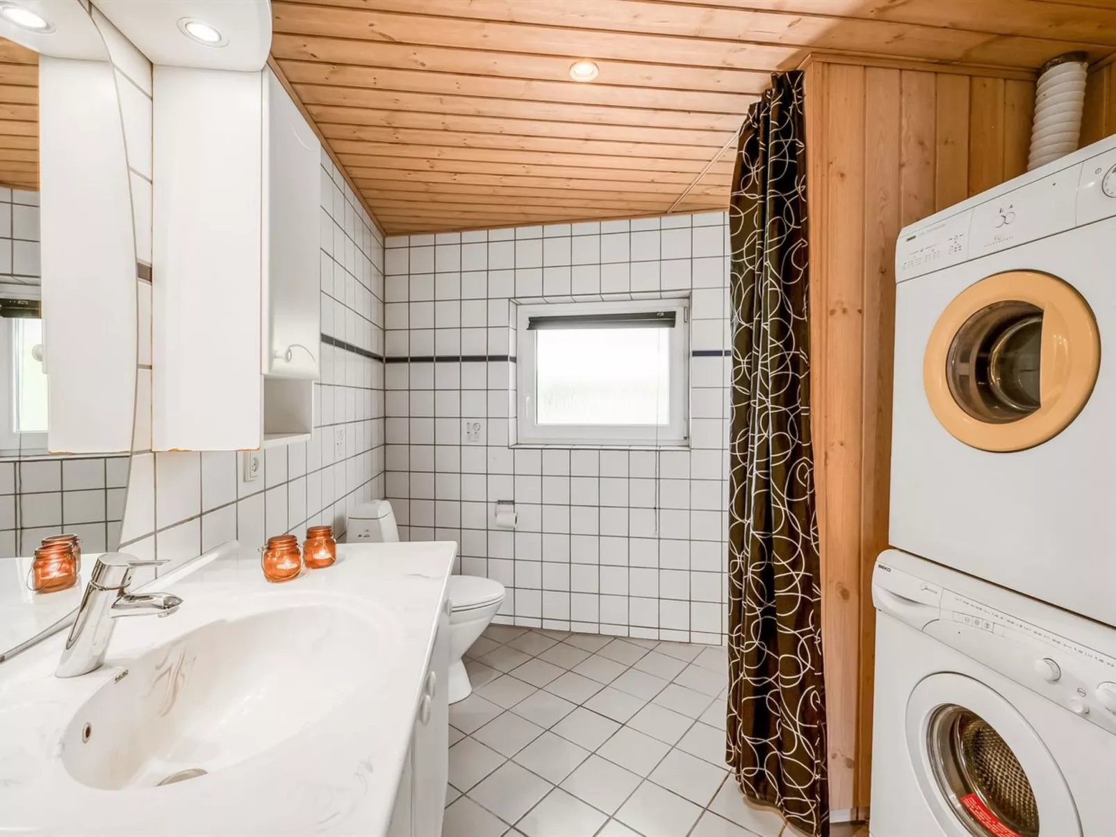 "Yorick" - 350m to the fjord - Inside