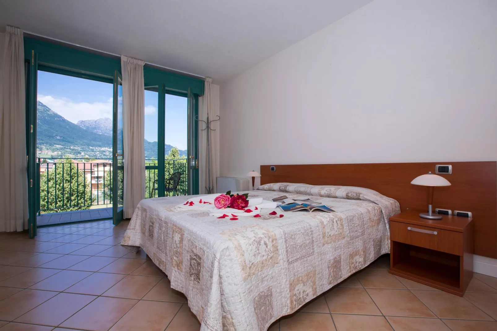 RESIDENCE PORTO LETIZIA - PALACE-1ROOM APT 4 PAX MOUNTAIN VIEW PLUS 8203 - P1MP4 - Bedroom