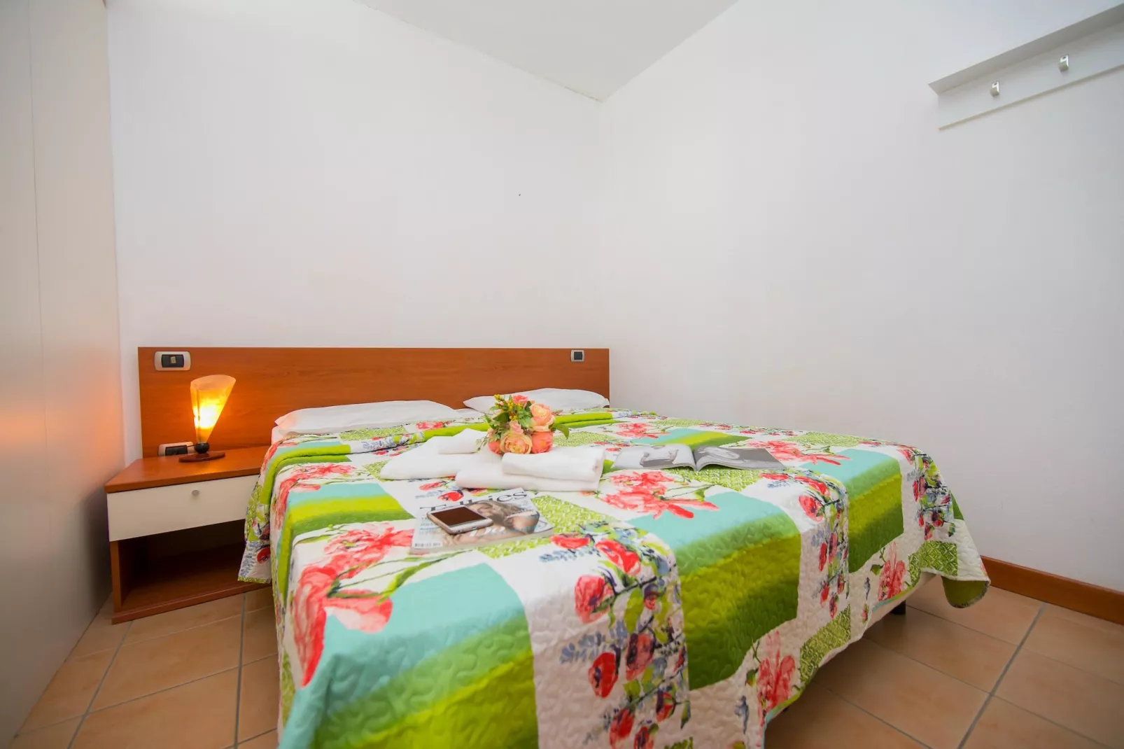 RESIDENCE PORTO LETIZIA - PALACE-2ROOM APT 6 PAX LAKE VIEW 8209 - P2LP6 - Bedroom