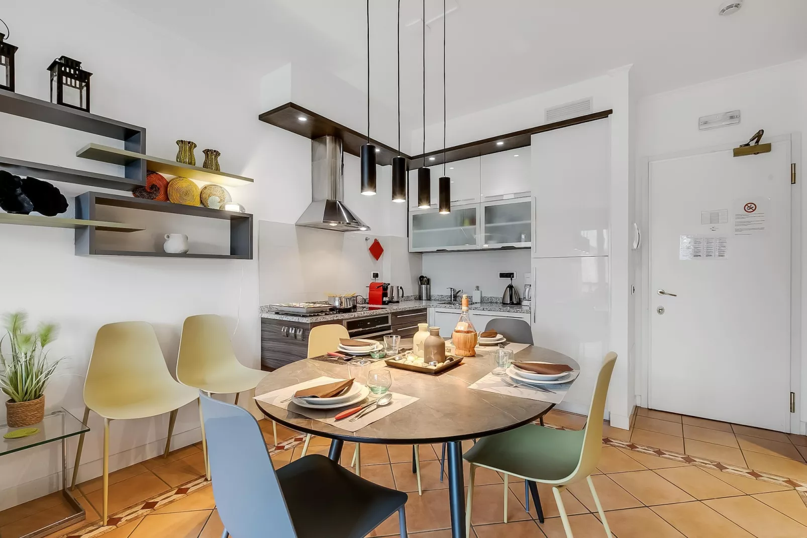 RESIDENCE PORTO LETIZIA - PALACE-2ROOM APT 6 PAX LAKE VIEW DELUXE 8210 - P2LD6 - Dining room