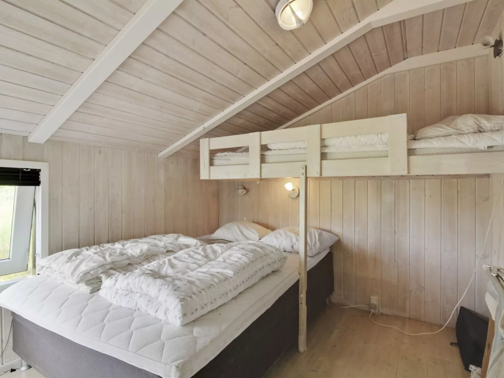 "Ilmo" - 950m from the sea-Inside