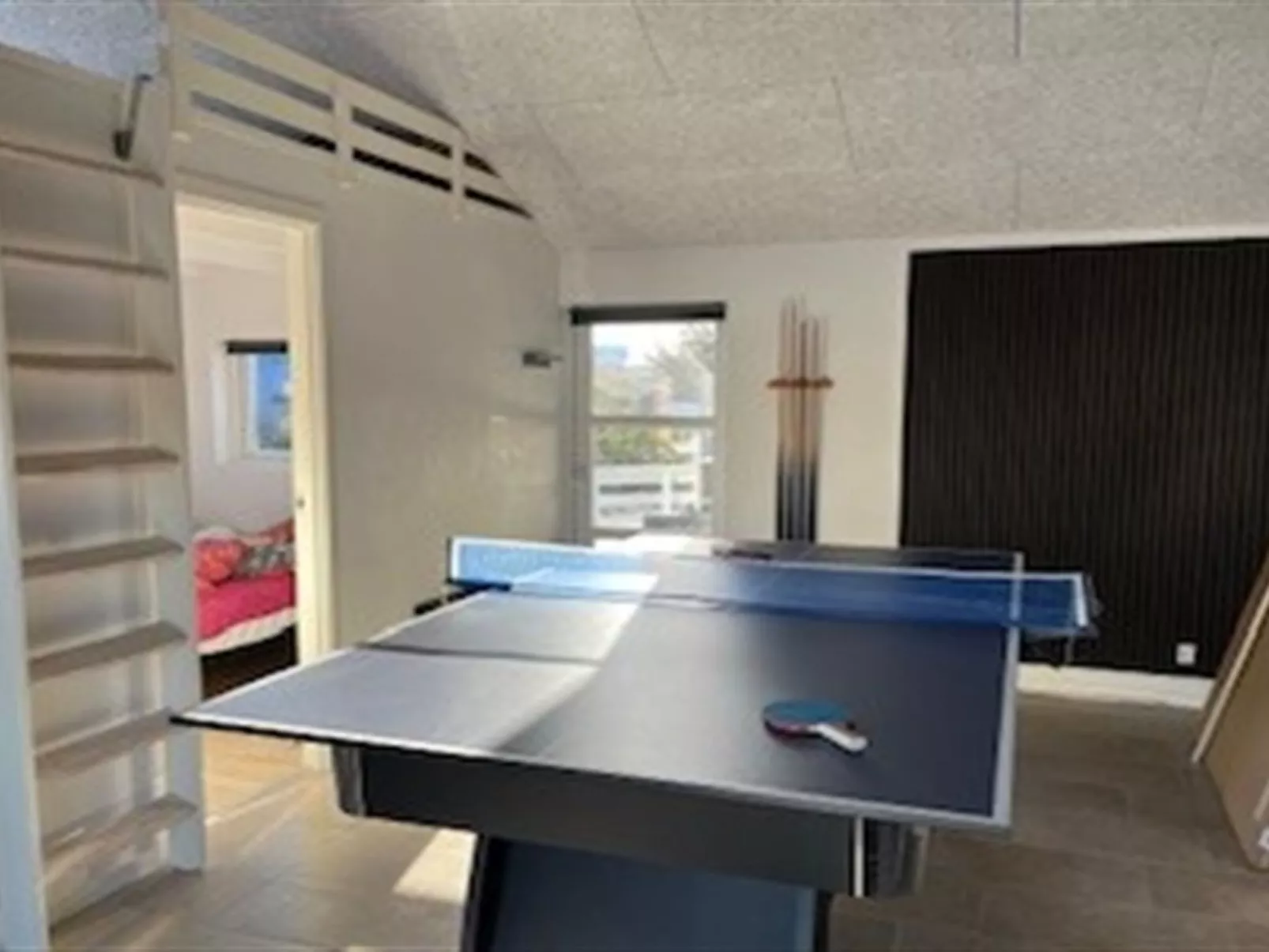 "Niesina" -  from the sea-Inside