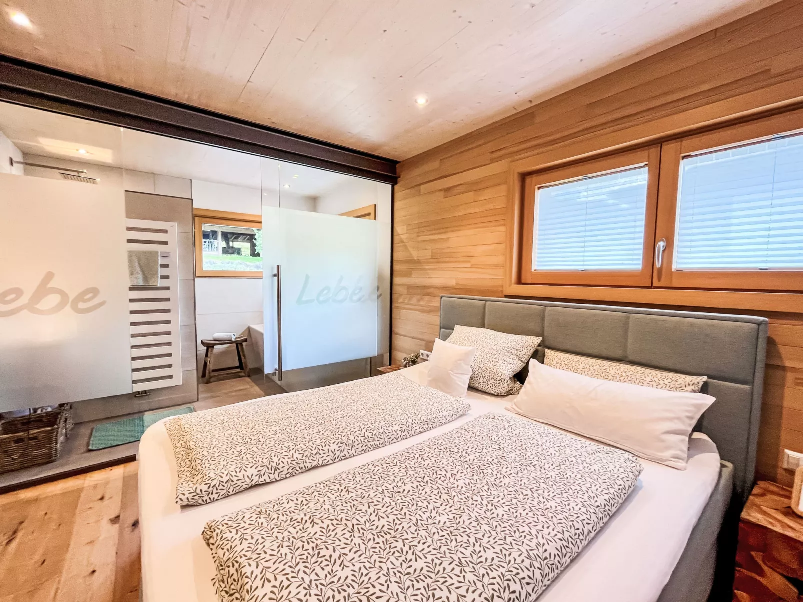 Kinast (HFT201)-Inside