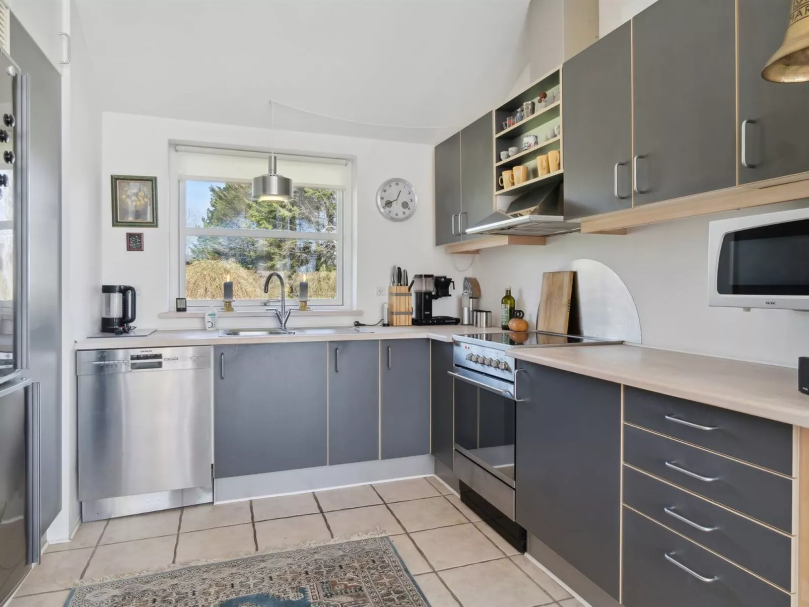 "Lauren" - 200m to the fjord-Drinnen