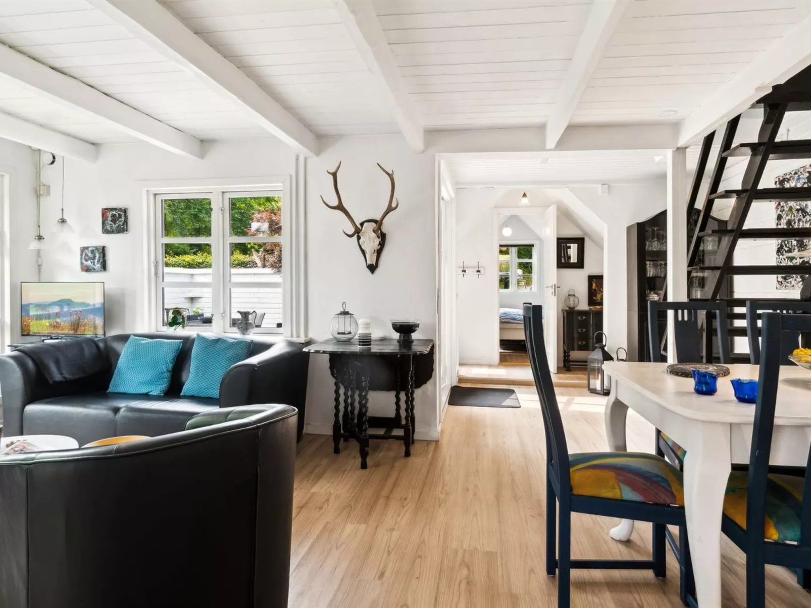 "Vesa" - 2.4km from the sea-Dedans