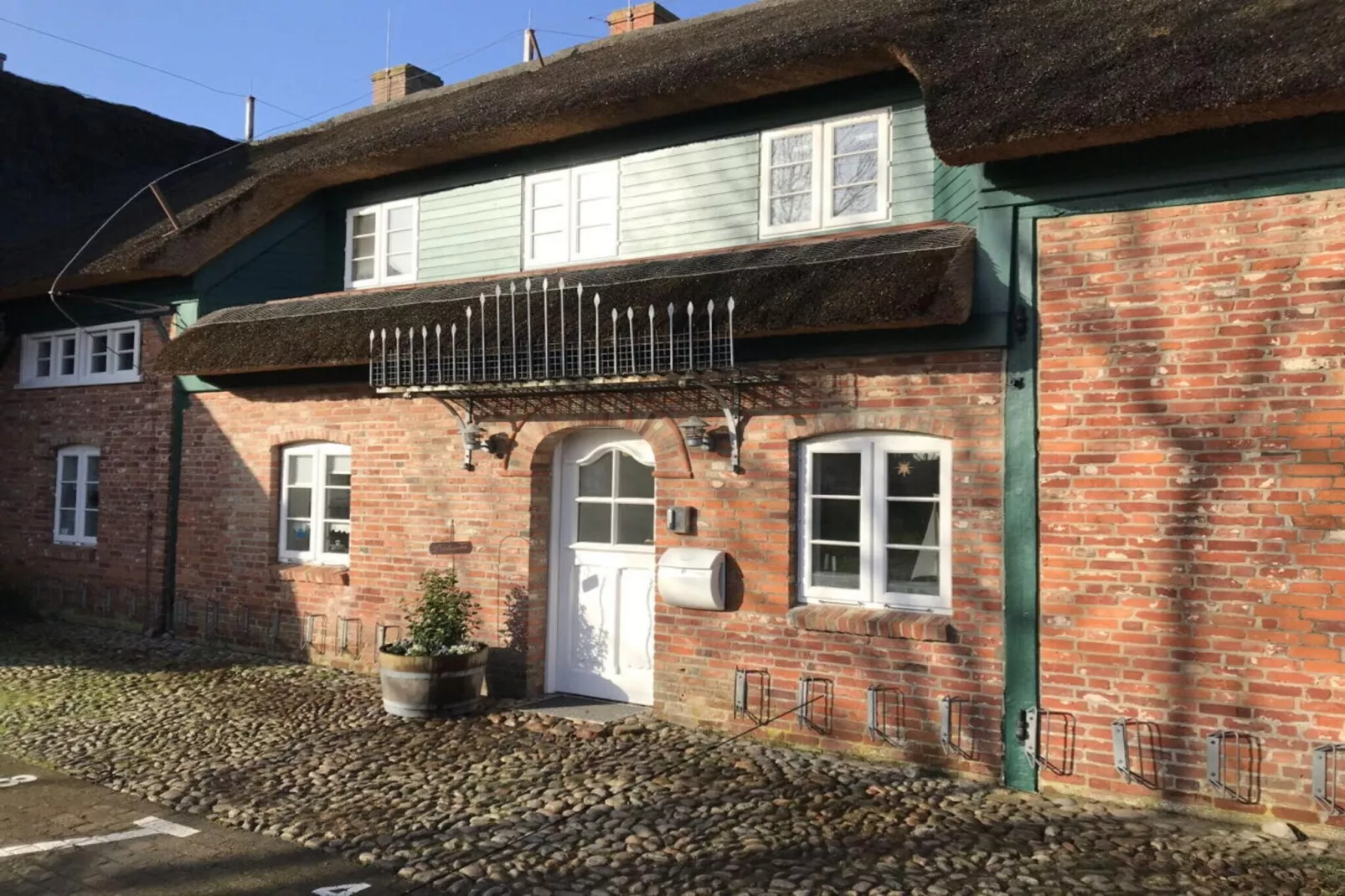 226059-Exterior in summer