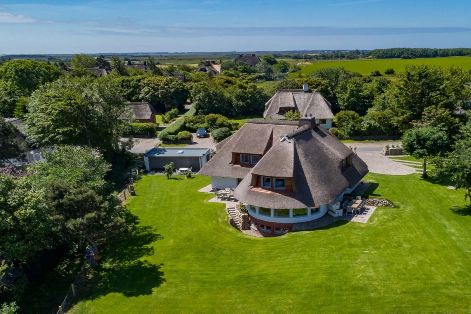 182726-Gardens in summer