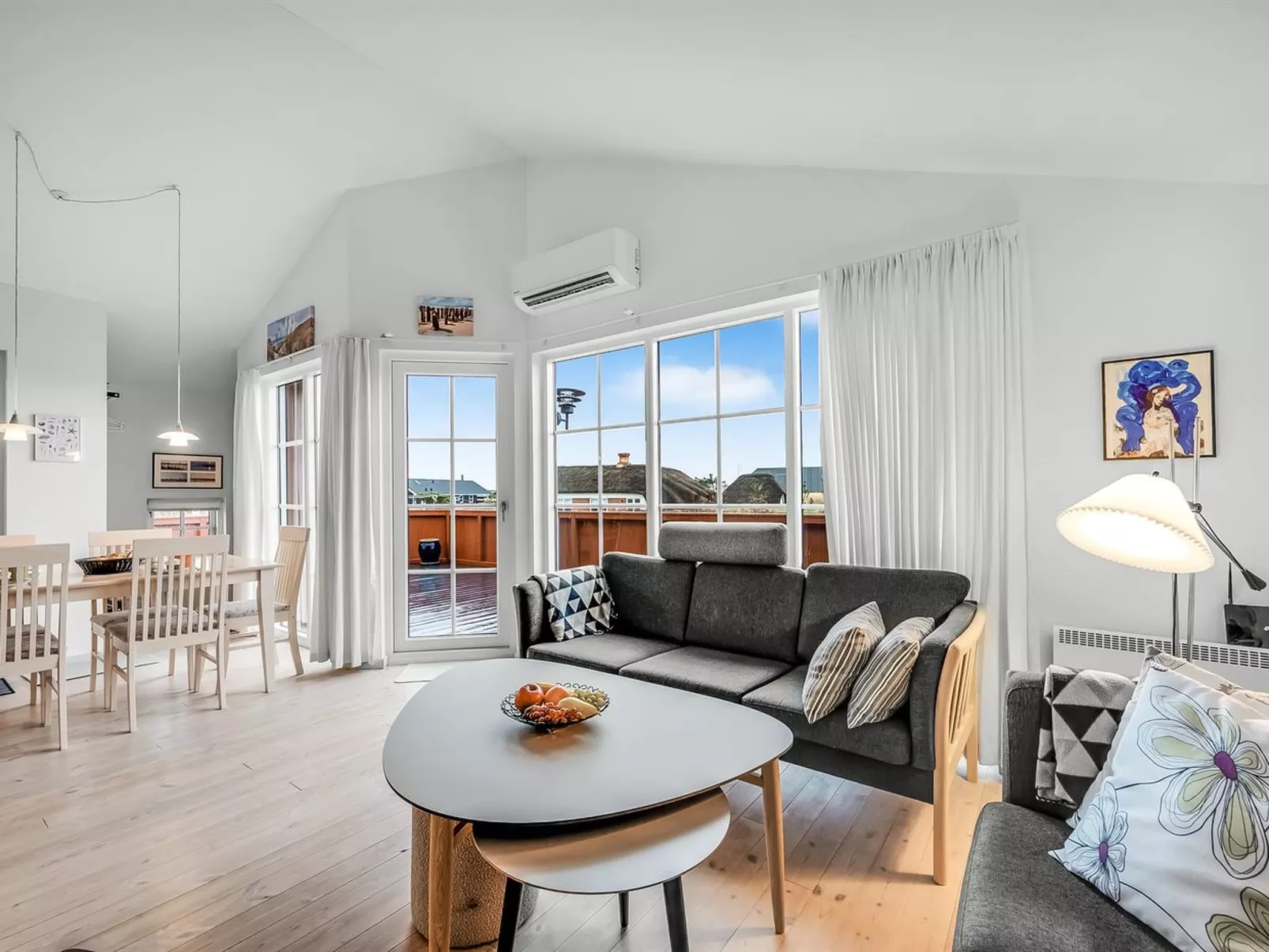 "Binta" - 300m to the fjord - Dedans