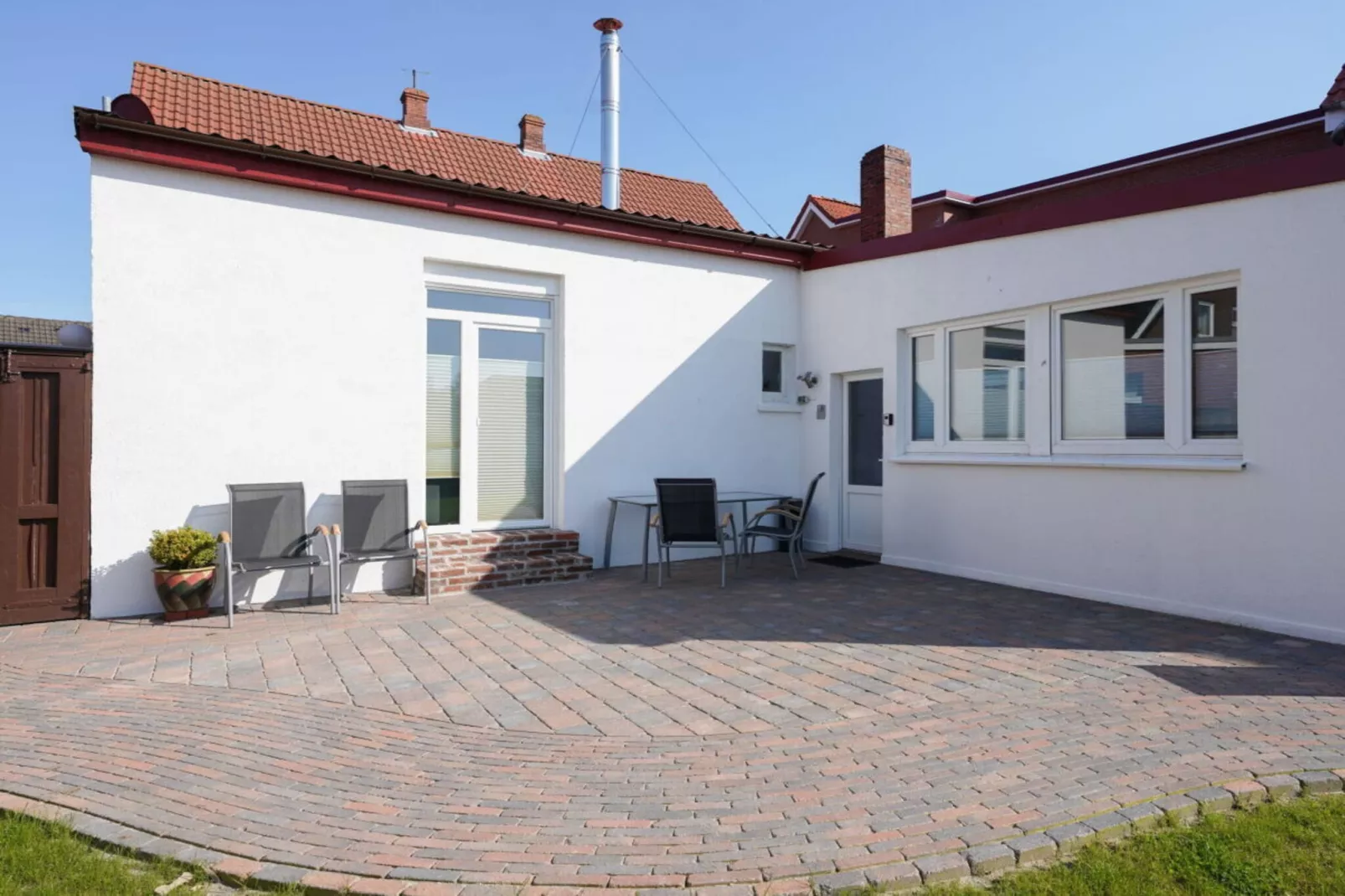 225854-Außenbereich Sommer