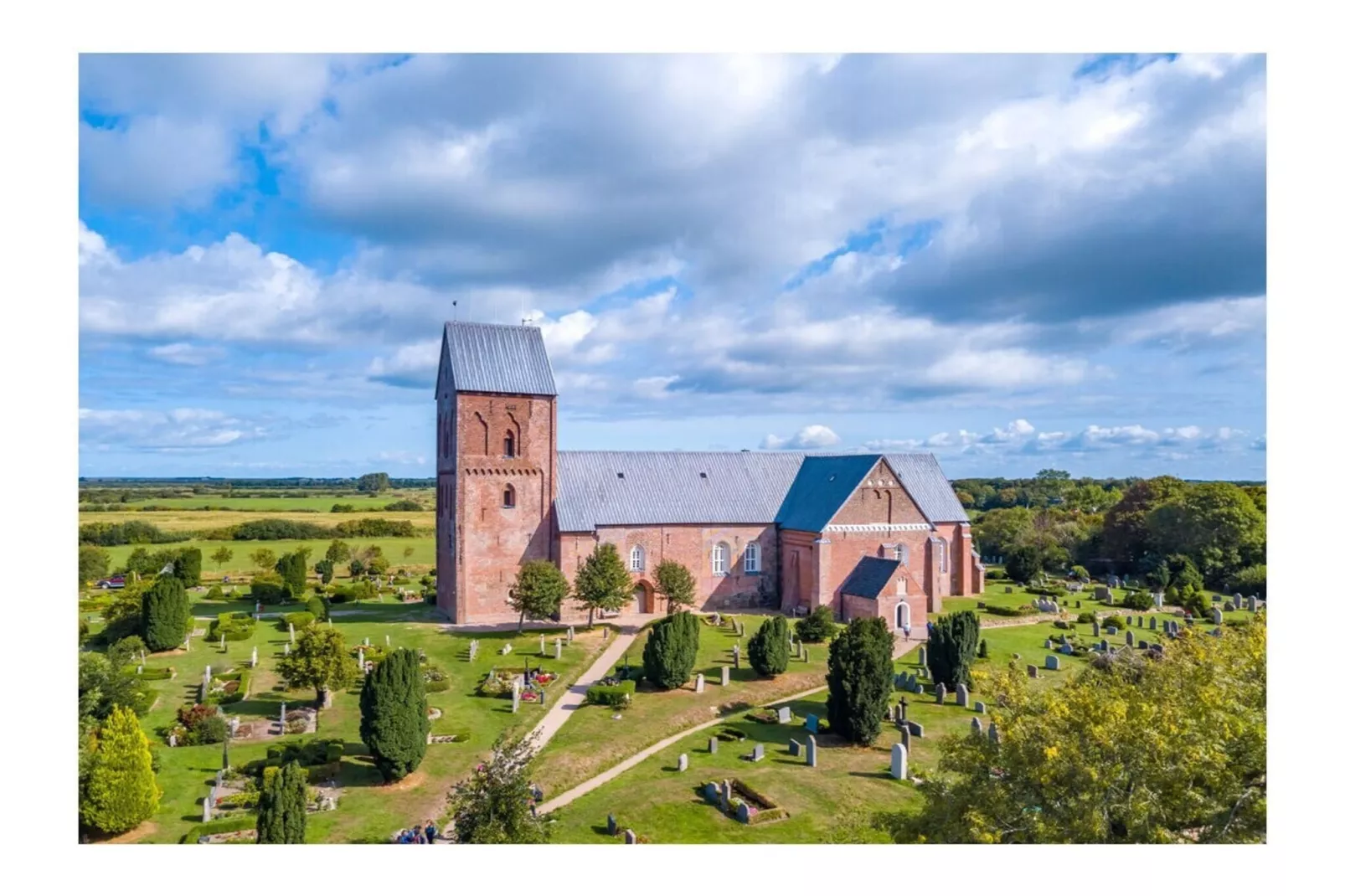 391987-Exterior in summer