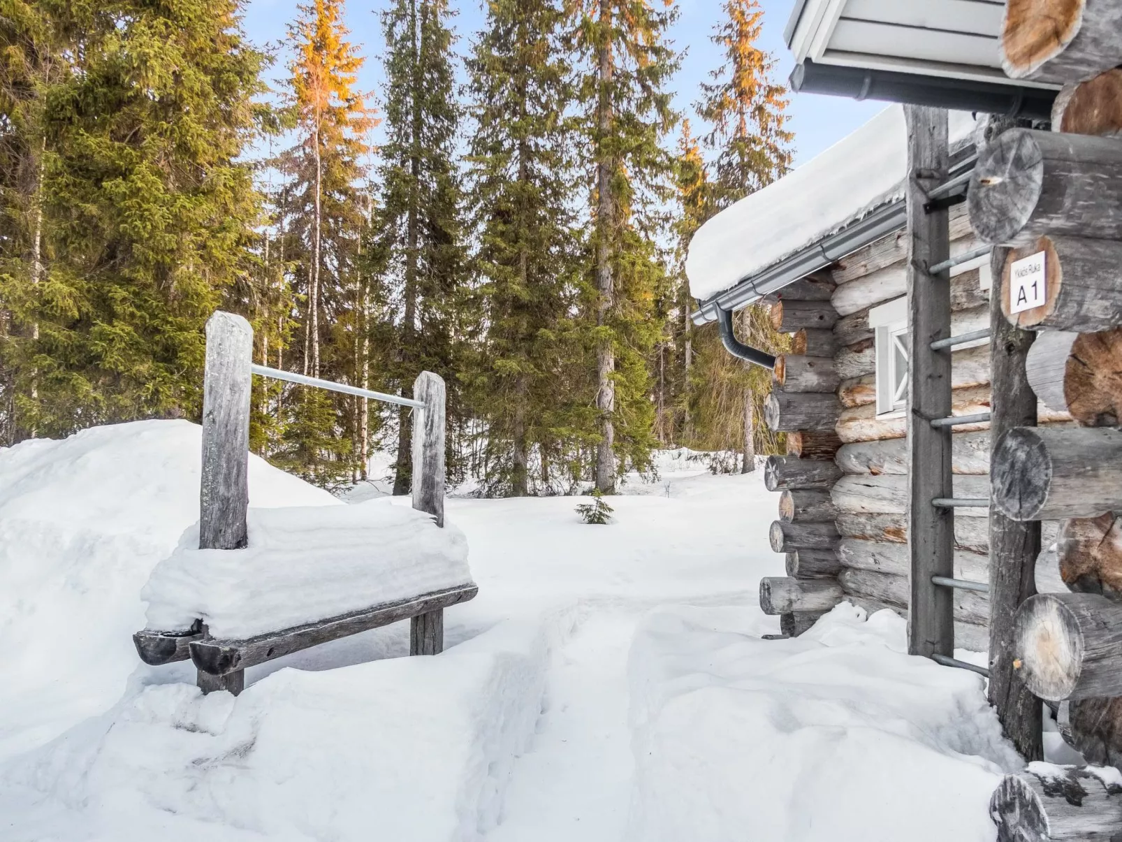 Ykkösruka 3, 3a - Drinnen