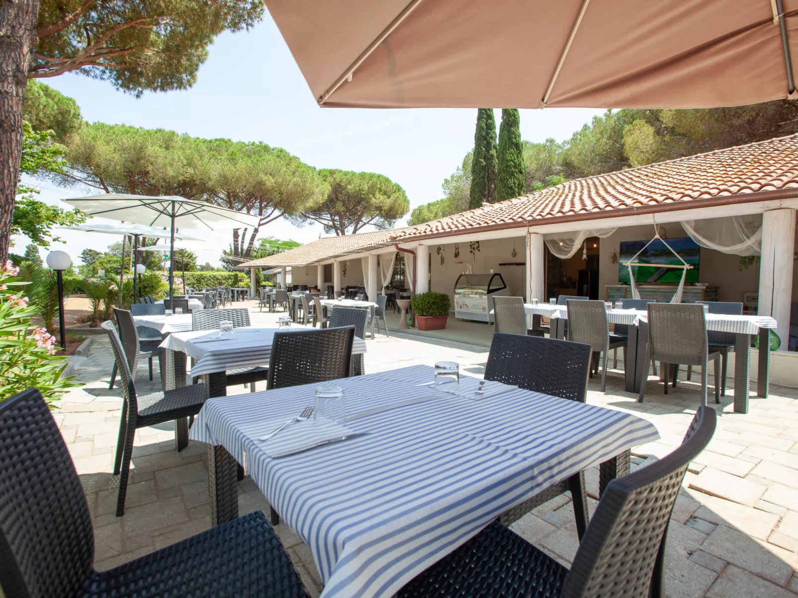 Costa D'Argento-Drinnen