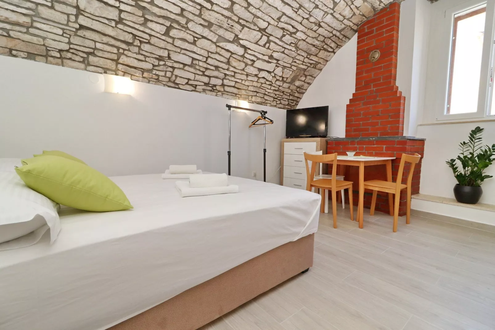 Studio Joković - Studio Apartment with Terrace and City View - Indoor