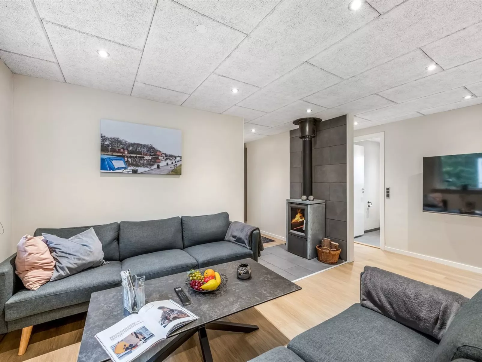 "Naia" - 300m to the fjord-Drinnen