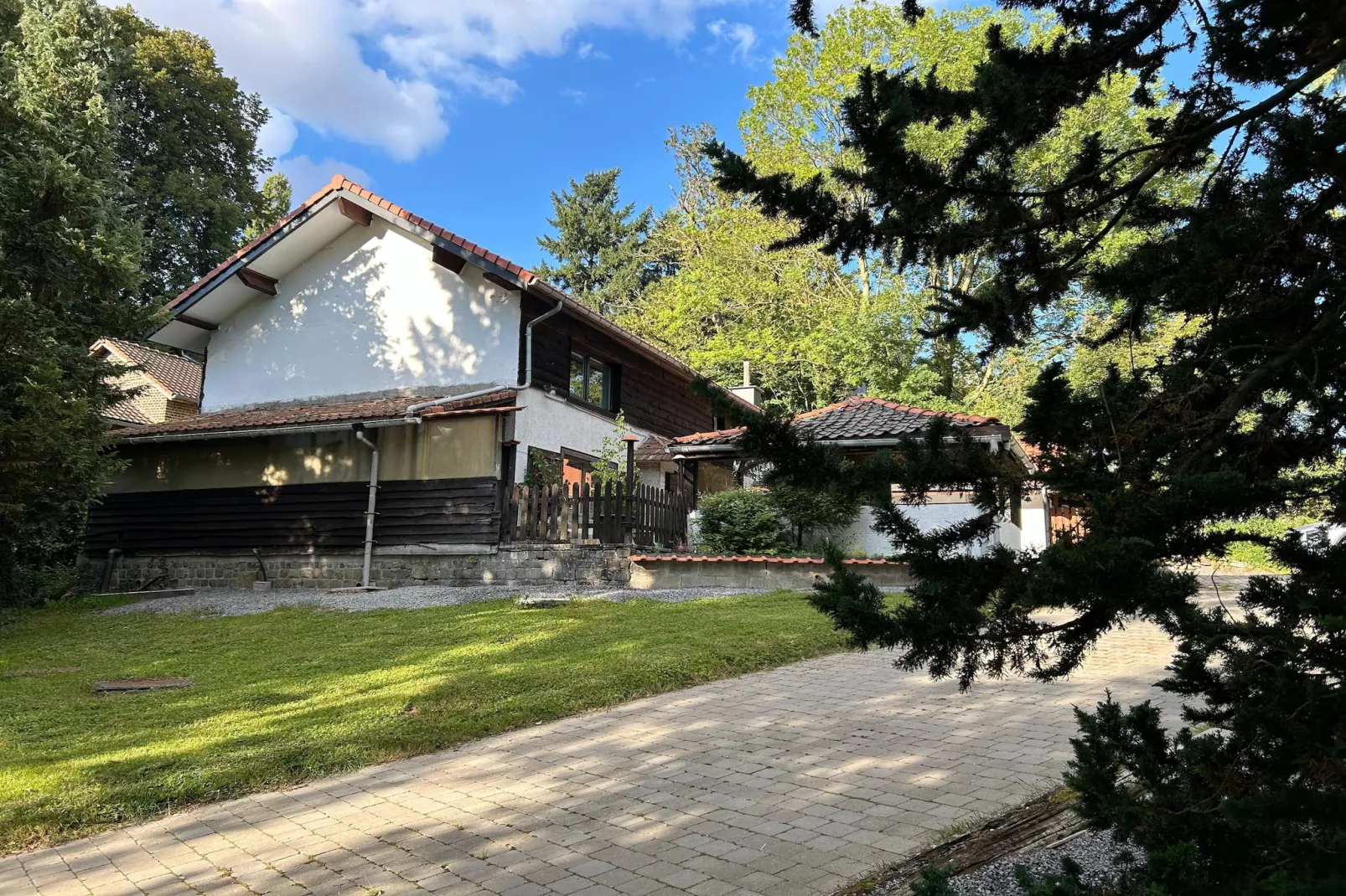 L'Ecureuil Blanc-Areas within 1km in summer