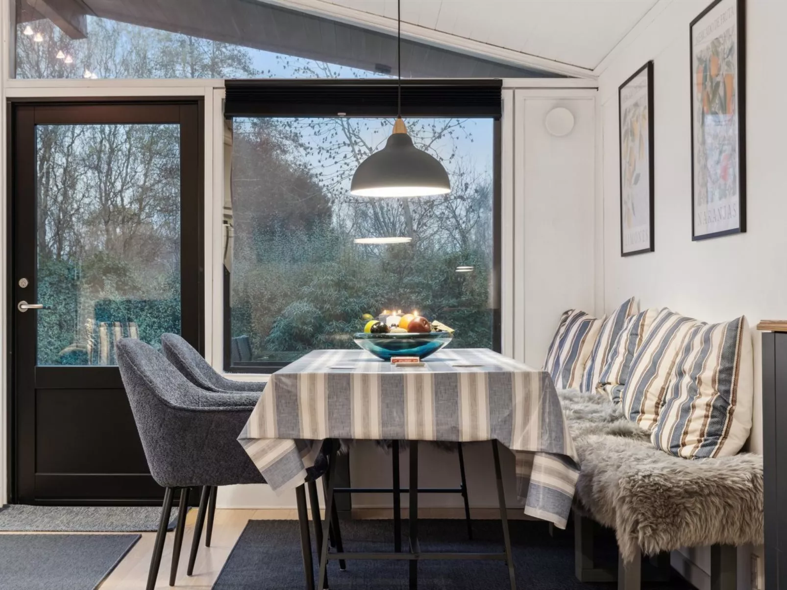 "Ordan" - 140m to the fjord-Inside