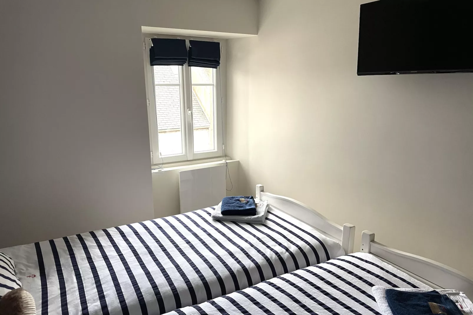 Maison de ville avec terrasse/jardin Guerlesquin-Schlafzimmer