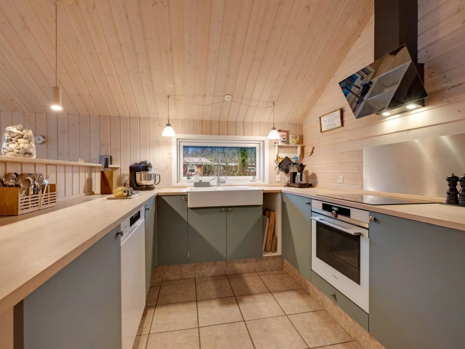 "Iorund" - 10km from the sea-Dedans