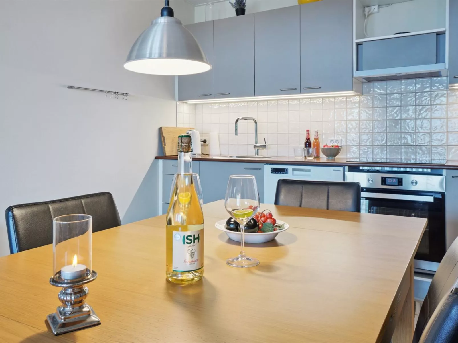 "Rafn" - 400m from the sea - Drinnen