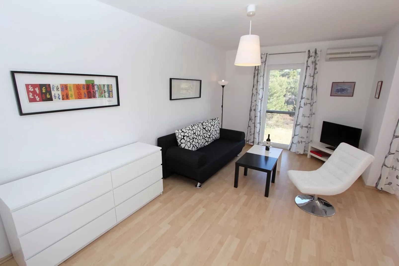 Apartment Punta C-Living room