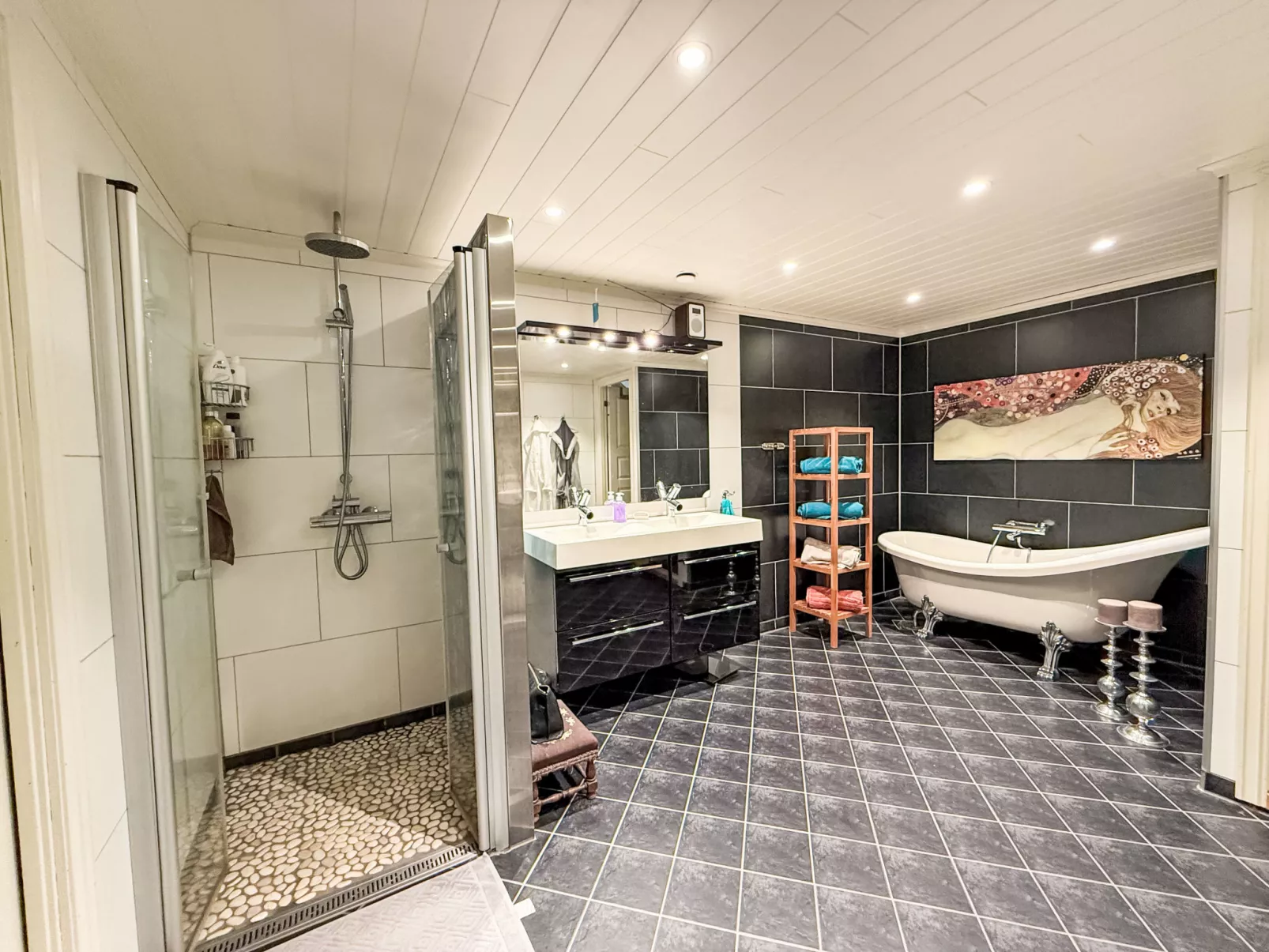 Høyanger Panorama - Inside