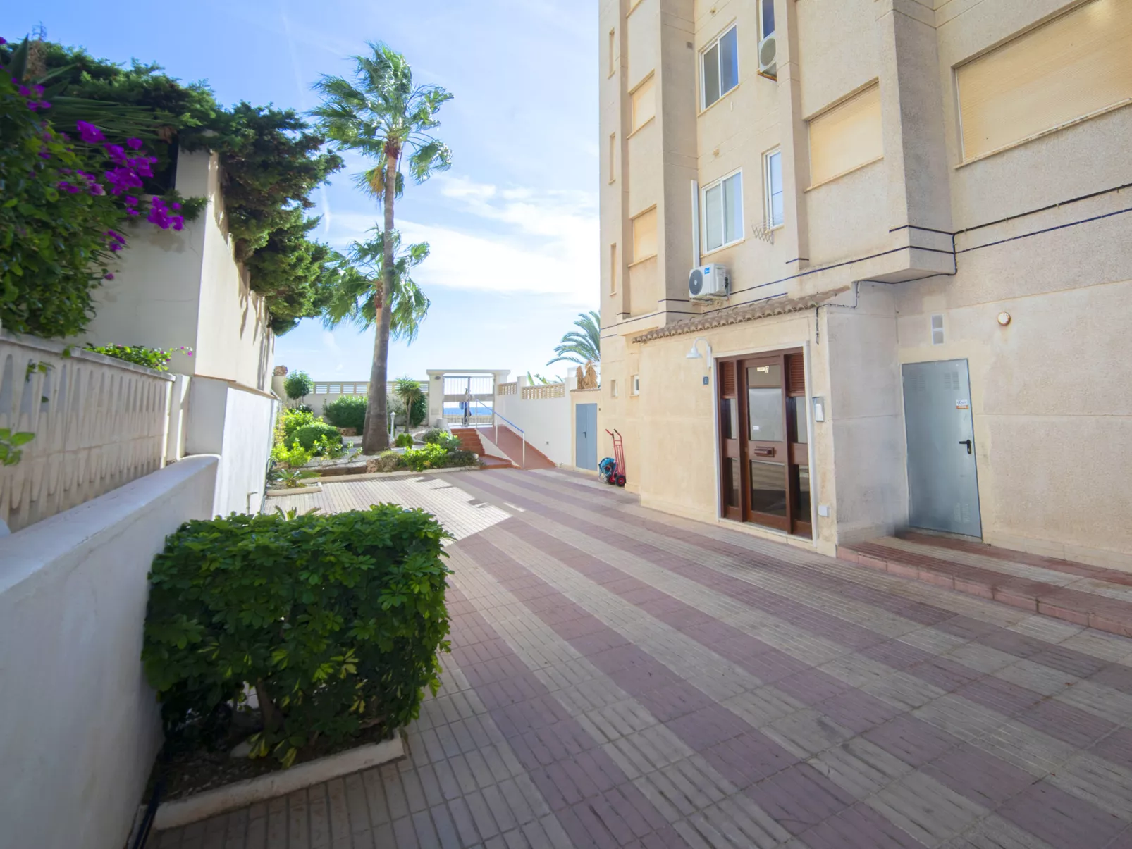 Casita Blanca - Outside