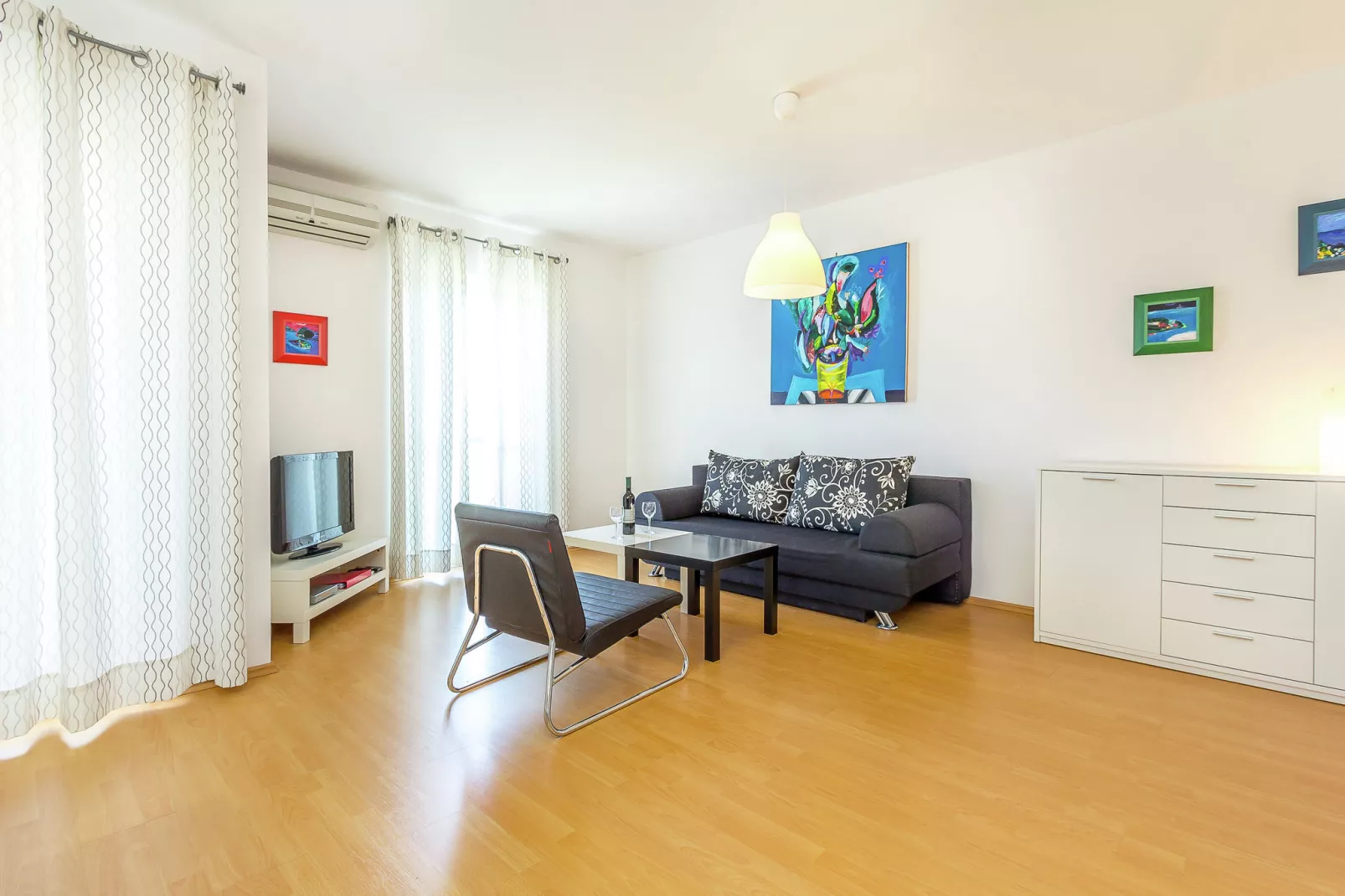 Apartment Punta D-Living room