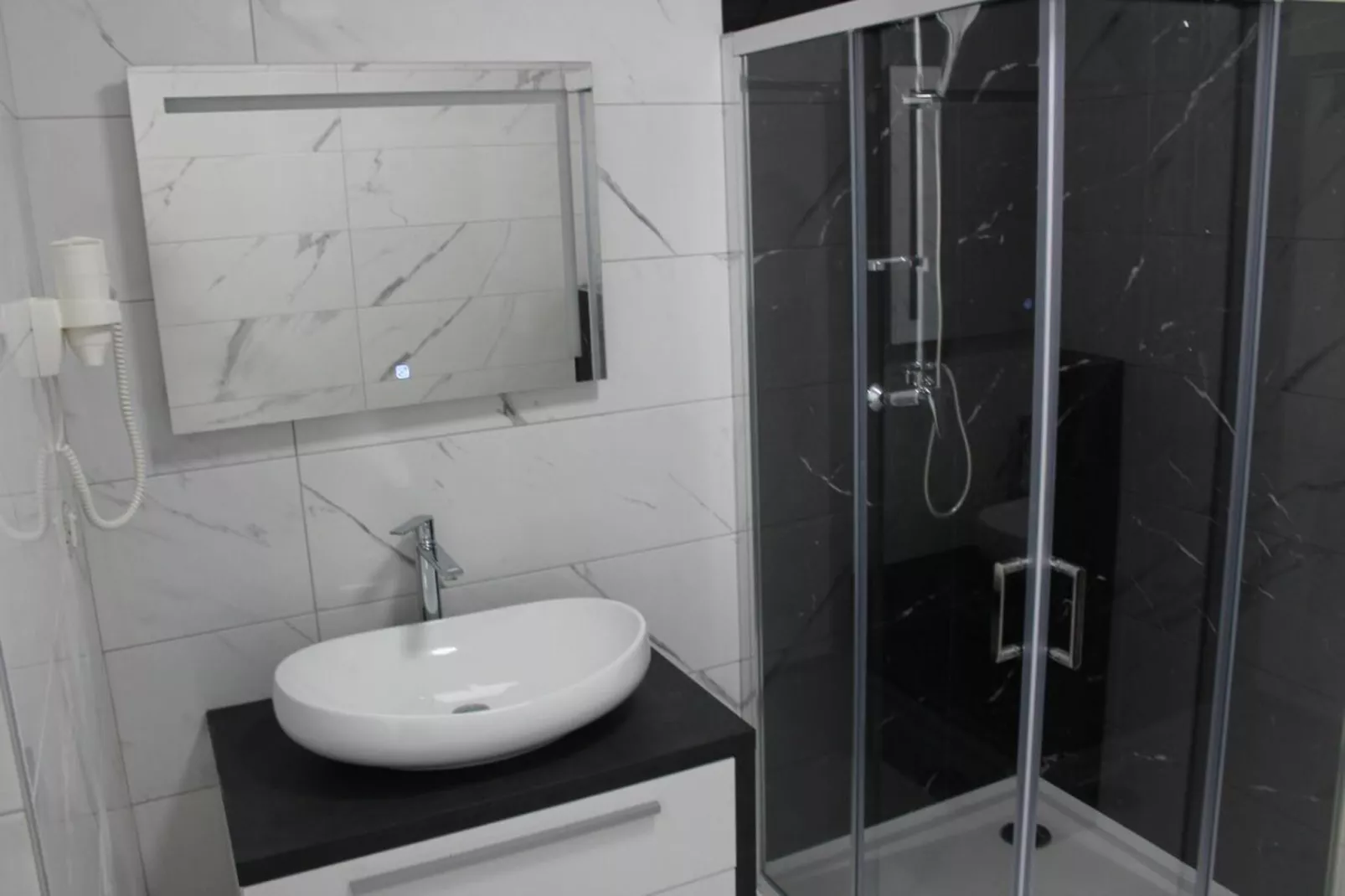 Hotelzimmer Suite 201 - Typ 2 - Badezimmer