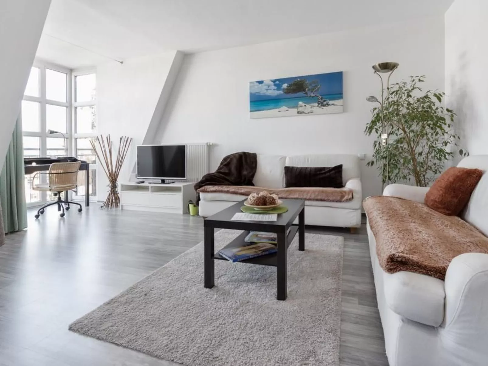 Mit eigenem Parkplatz - Image-tags.info