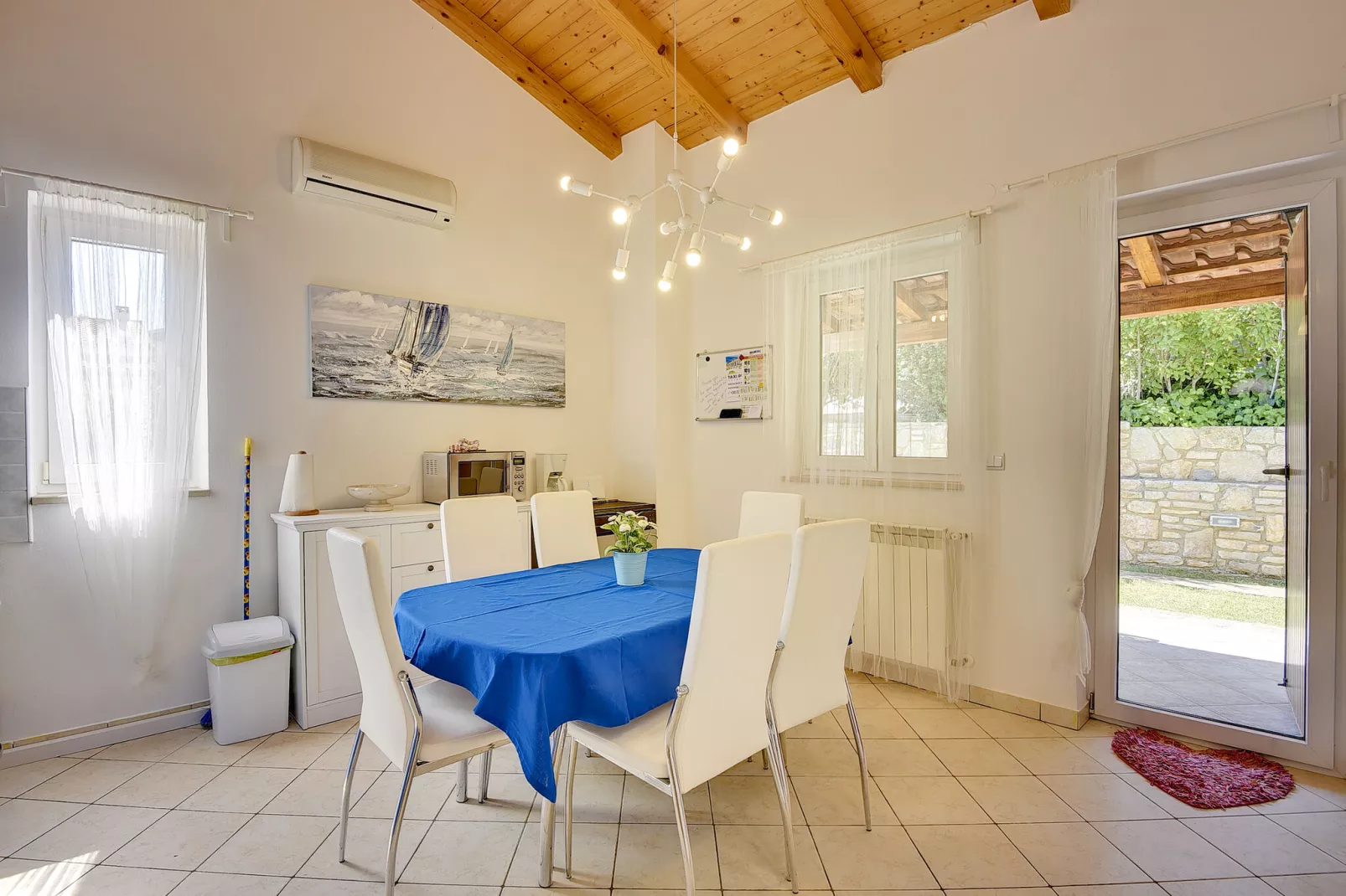 Casa Helena-Dining room