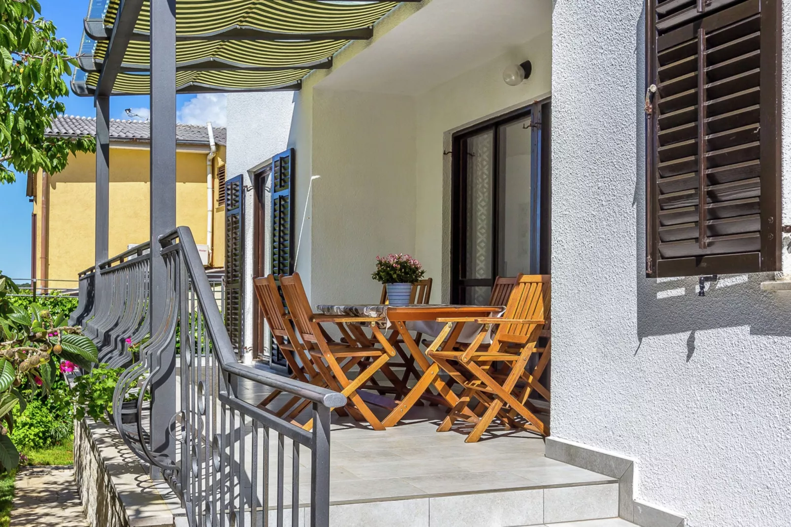 Viviana-Terrace balcony
