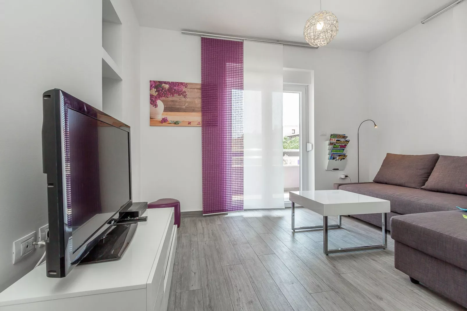 Casa Moderna-Living room
