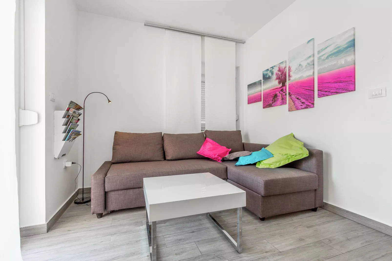 Casa Moderna-Living room