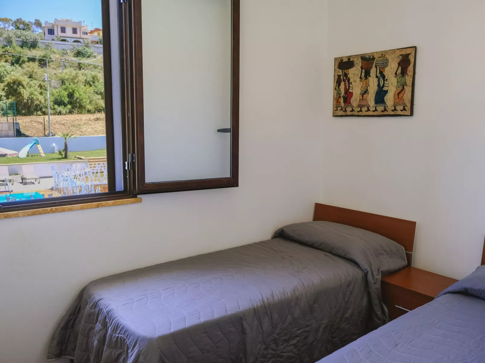 Lila Wohnung mit Schwimmbad und Meerblick - Image-tags.info