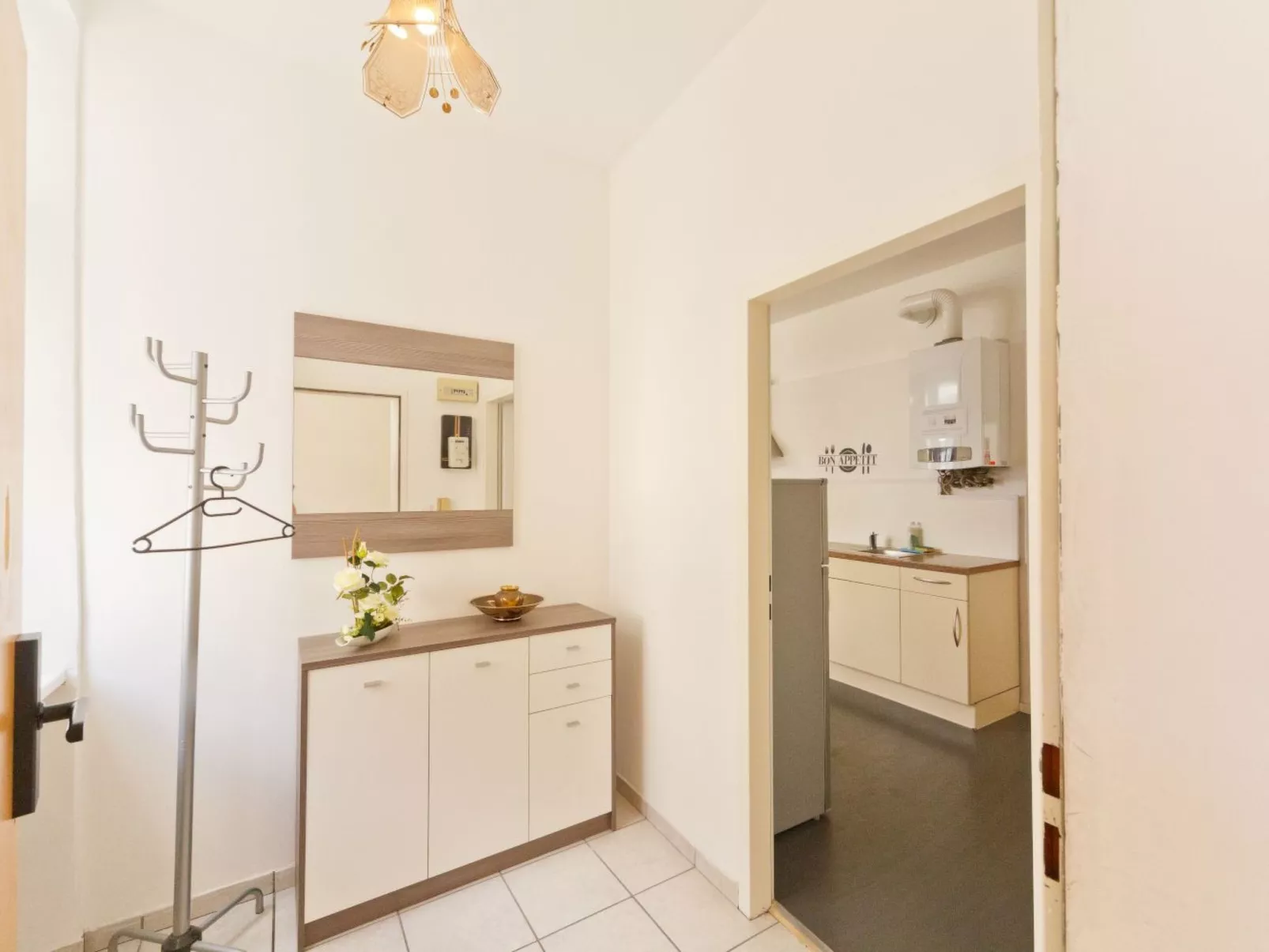 Große Ferienwohnung in Fünfhaus mit Garten - Image-tags.info