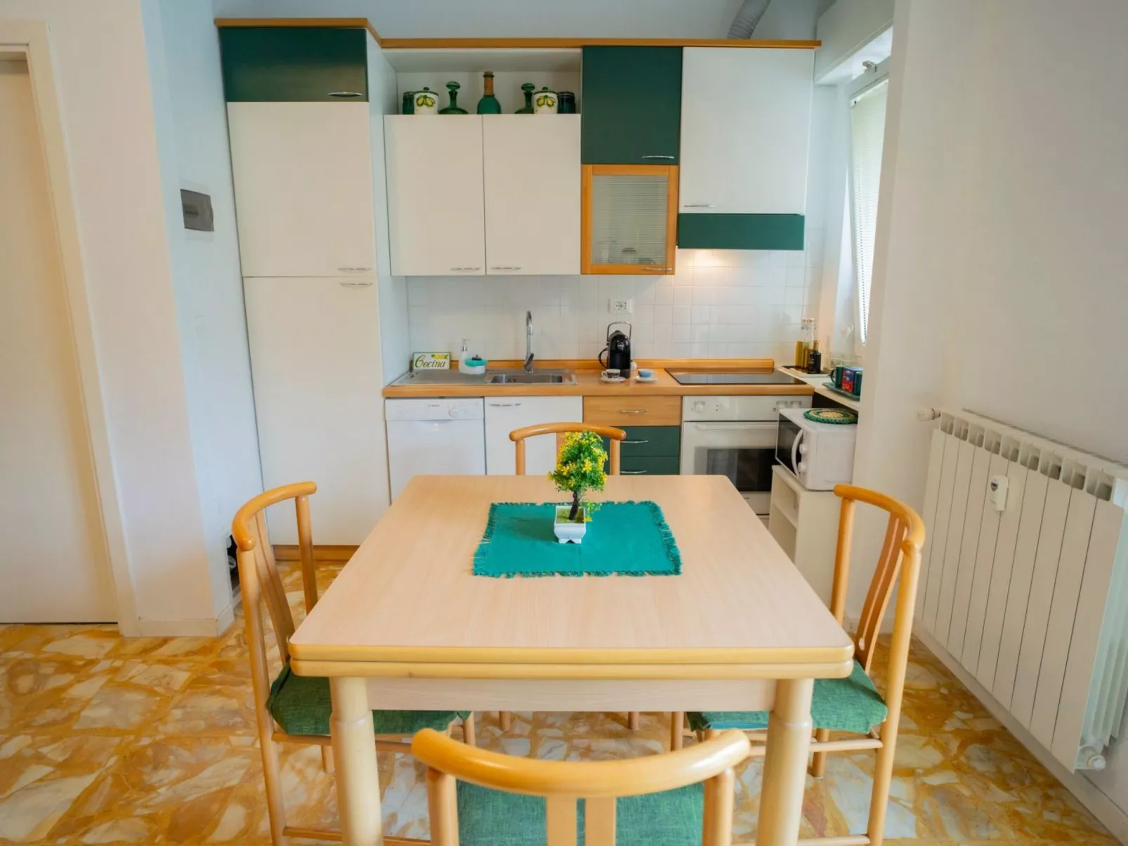 Der Bonsai - Drinnen