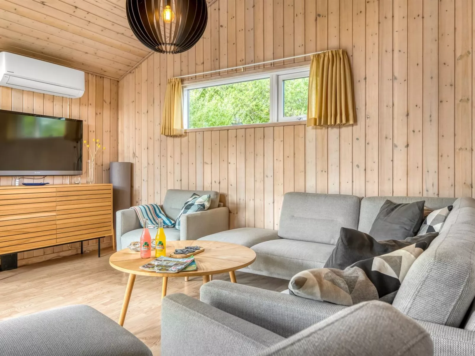 "Alisa" - 1.9km from the sea - Inside