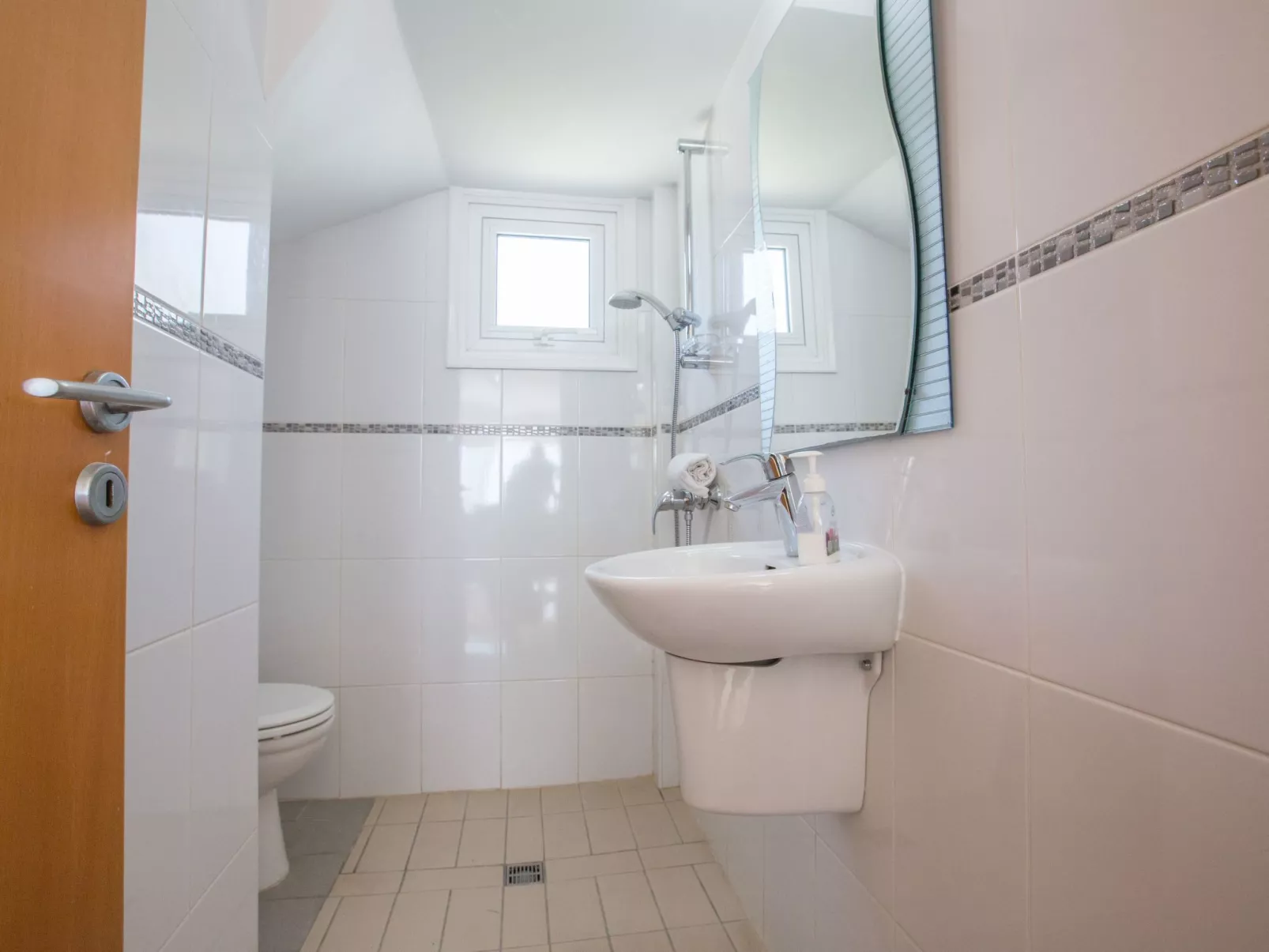 Schöne Villa direkt am Meer - Image-tags.info