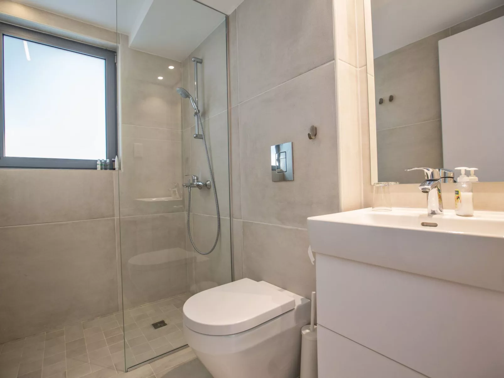 Neue, moderne 3-Schlafzimmer-Villa mit privatem Pool - Image-tags.info