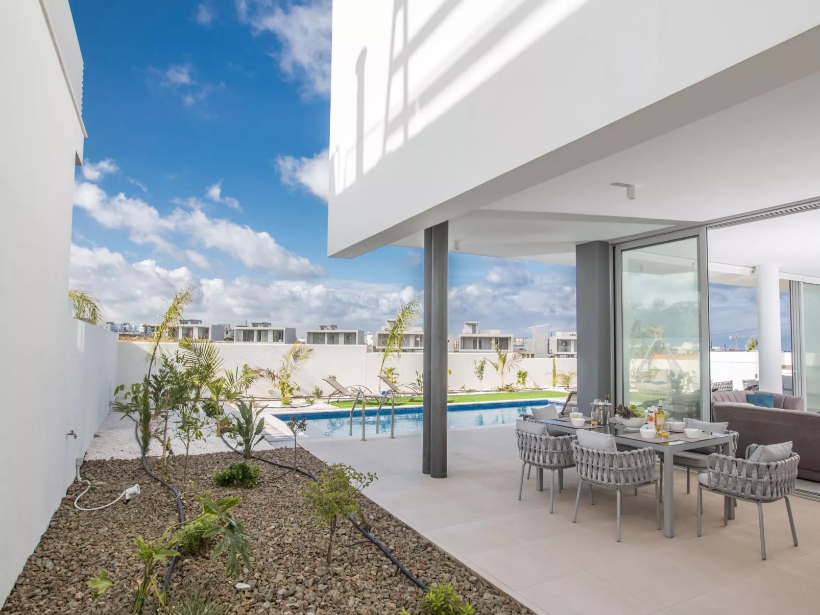3 Schlafzimmer Villa OL26 mit Pool in Protaras - Outside