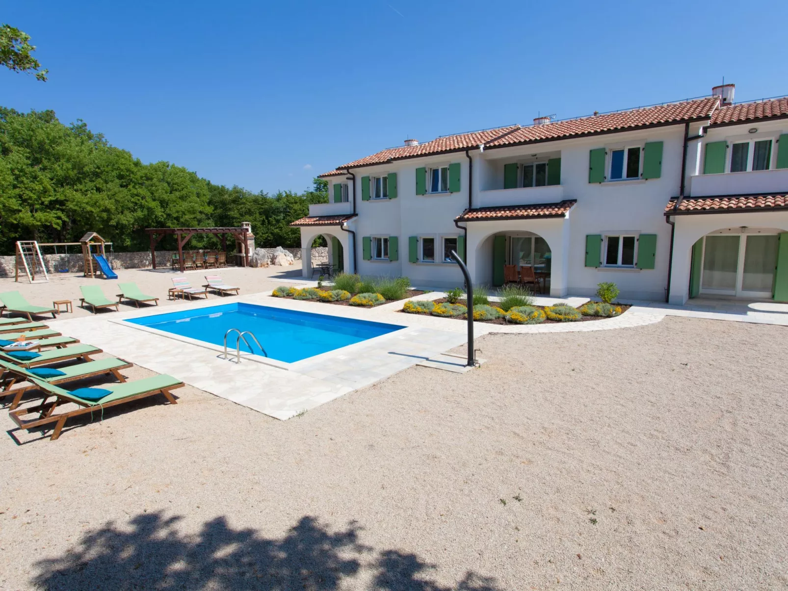 Luxuriöse Villa mit Pool inmitten der Natur - Image-tags.info