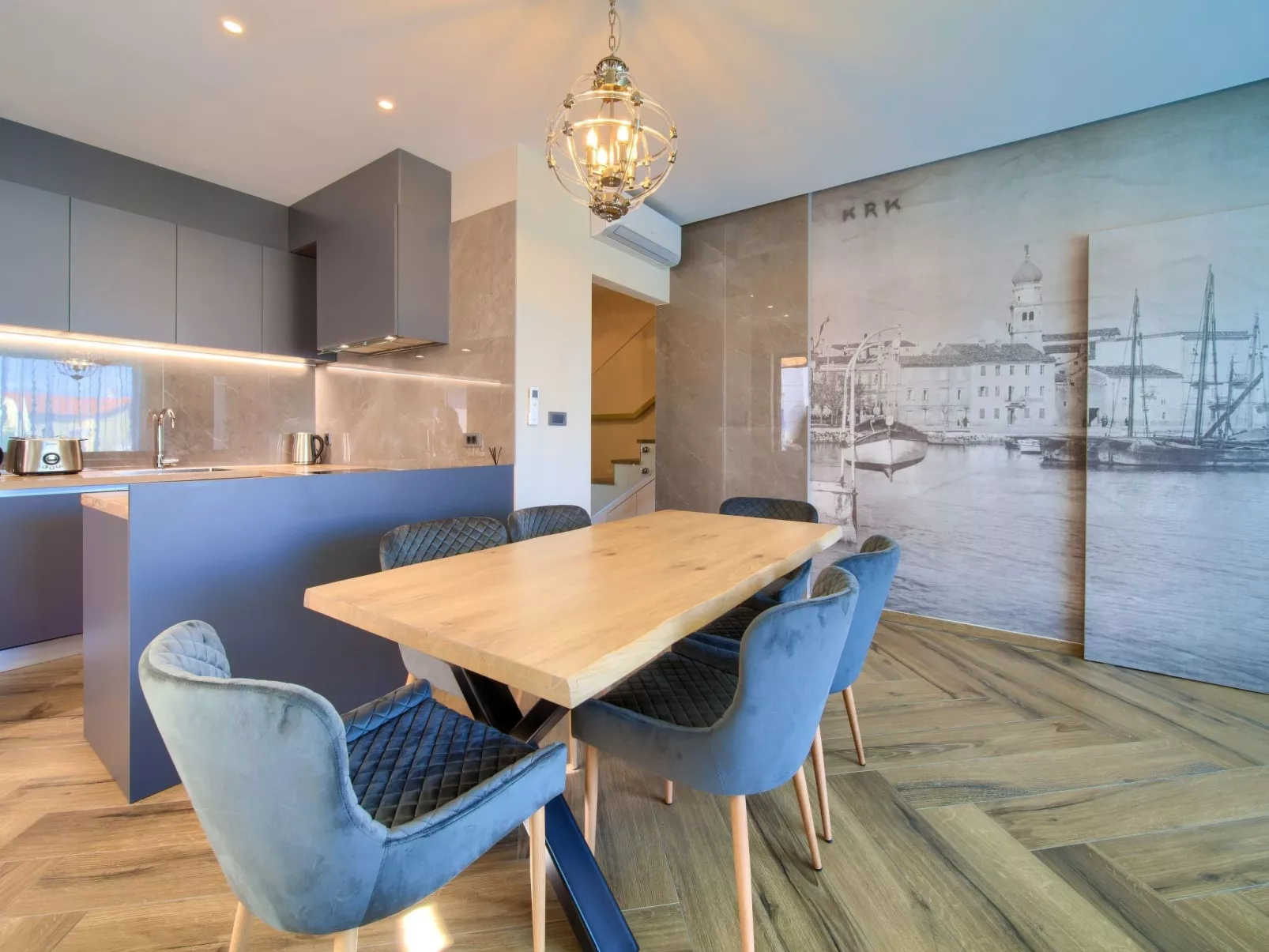 "Lana" mit Schwimmbad - Image-tags.info