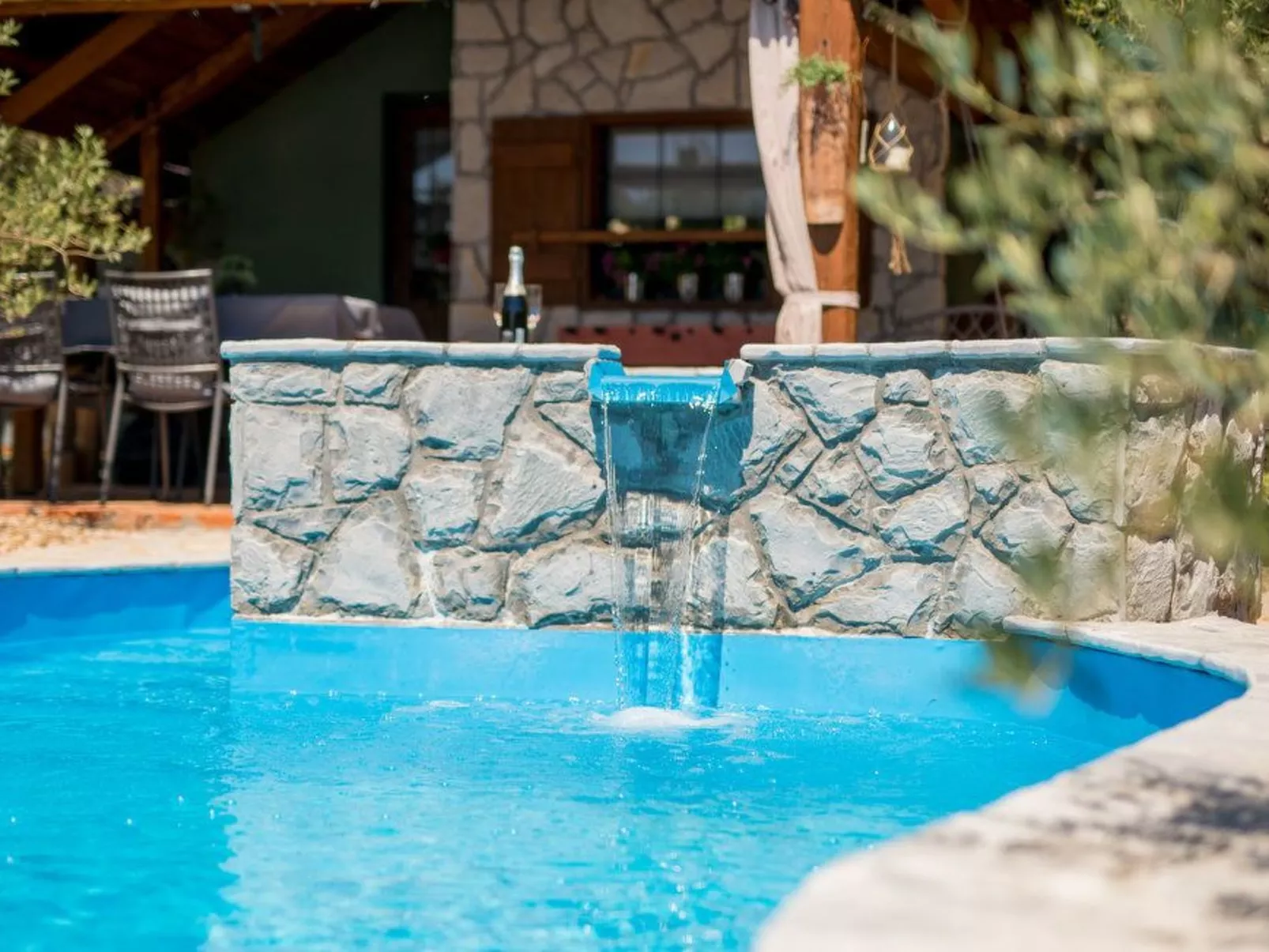 Haus mit Pool, 50 Meter vom Meer entfernt - Image-tags.info