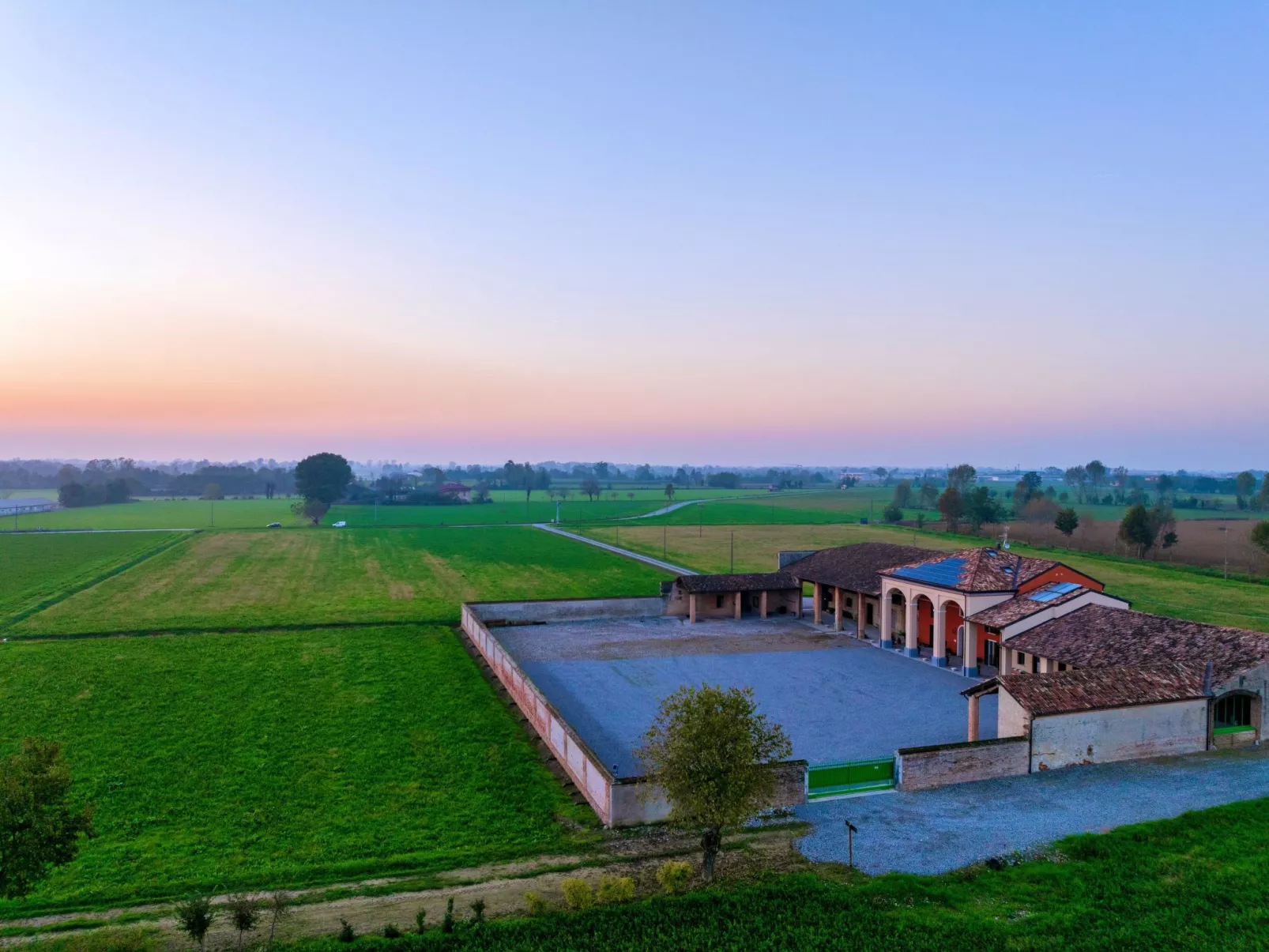 Penthouse - Doppelbett und Doppelschlafcouch - Image-tags.info